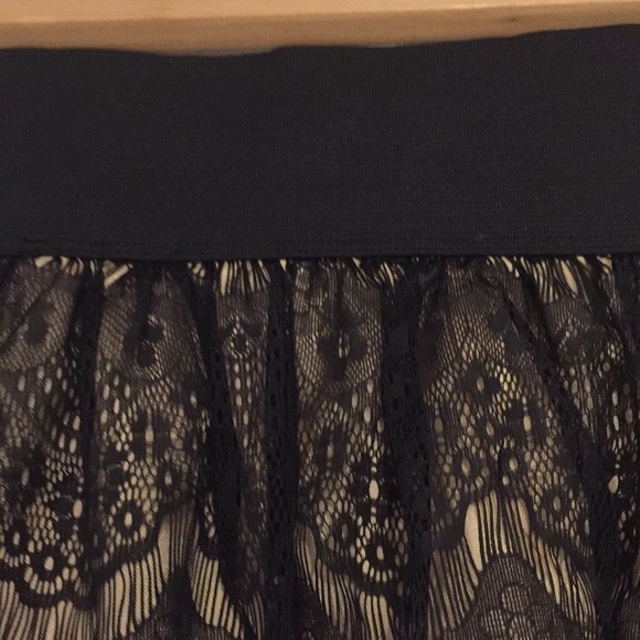 NWOT Black and Beige Lace Skirt - Picture 3 of 3